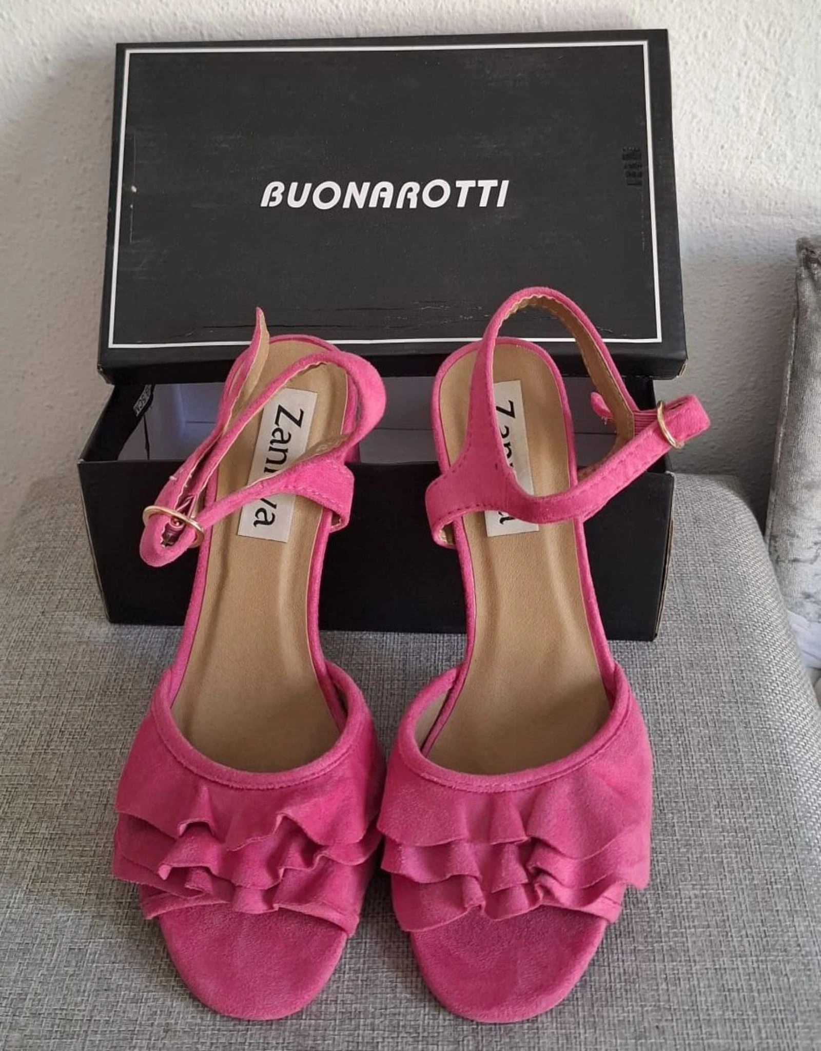 Sandalias rosas con volante limite edition Y2K – photo 2